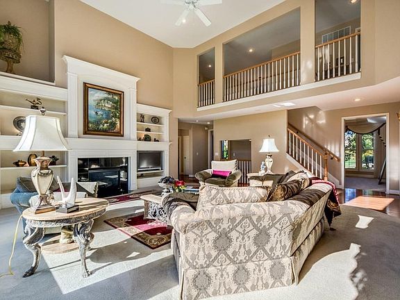5th image of 435 Old Willow Ct
