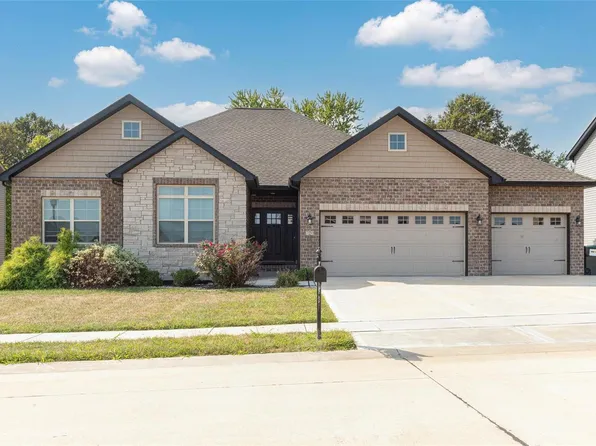 720 Seagate Dr, O'Fallon, IL 62269