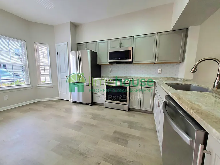 4942 April Ave — Photo 7
