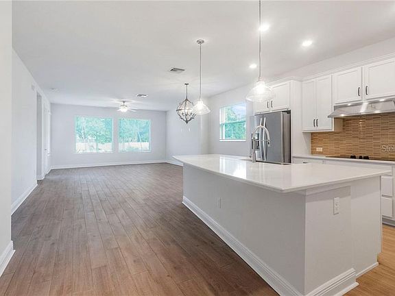 5th image of 2527 Fireflag Ln