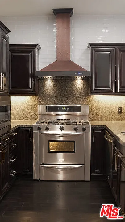 3 bed, 2.0 bath, 1570 sqft, $4,550 — Photo 3