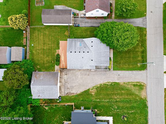 4th image of 1612 Pershing Ave