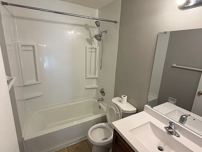 1152 Saint Matthew Ave — Photo 8