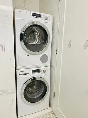 Rented by Mann Maurice A | media 25