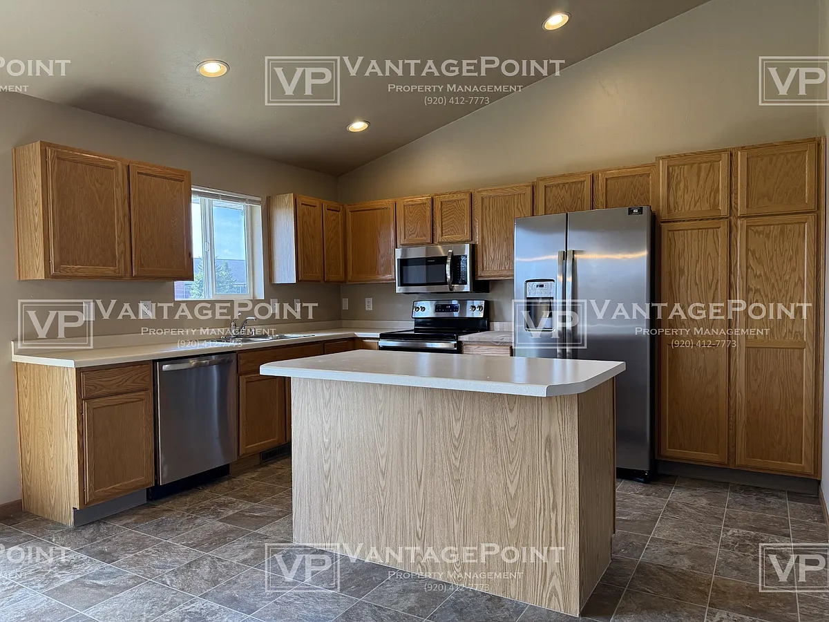 Building Photo - 118 E River Dr #118