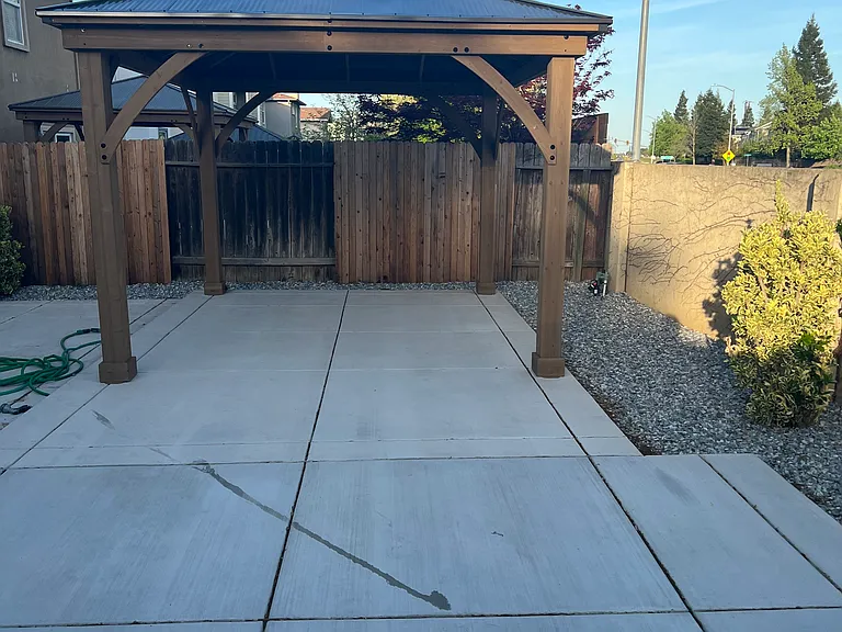 705 Chateau Cir — Photo 3