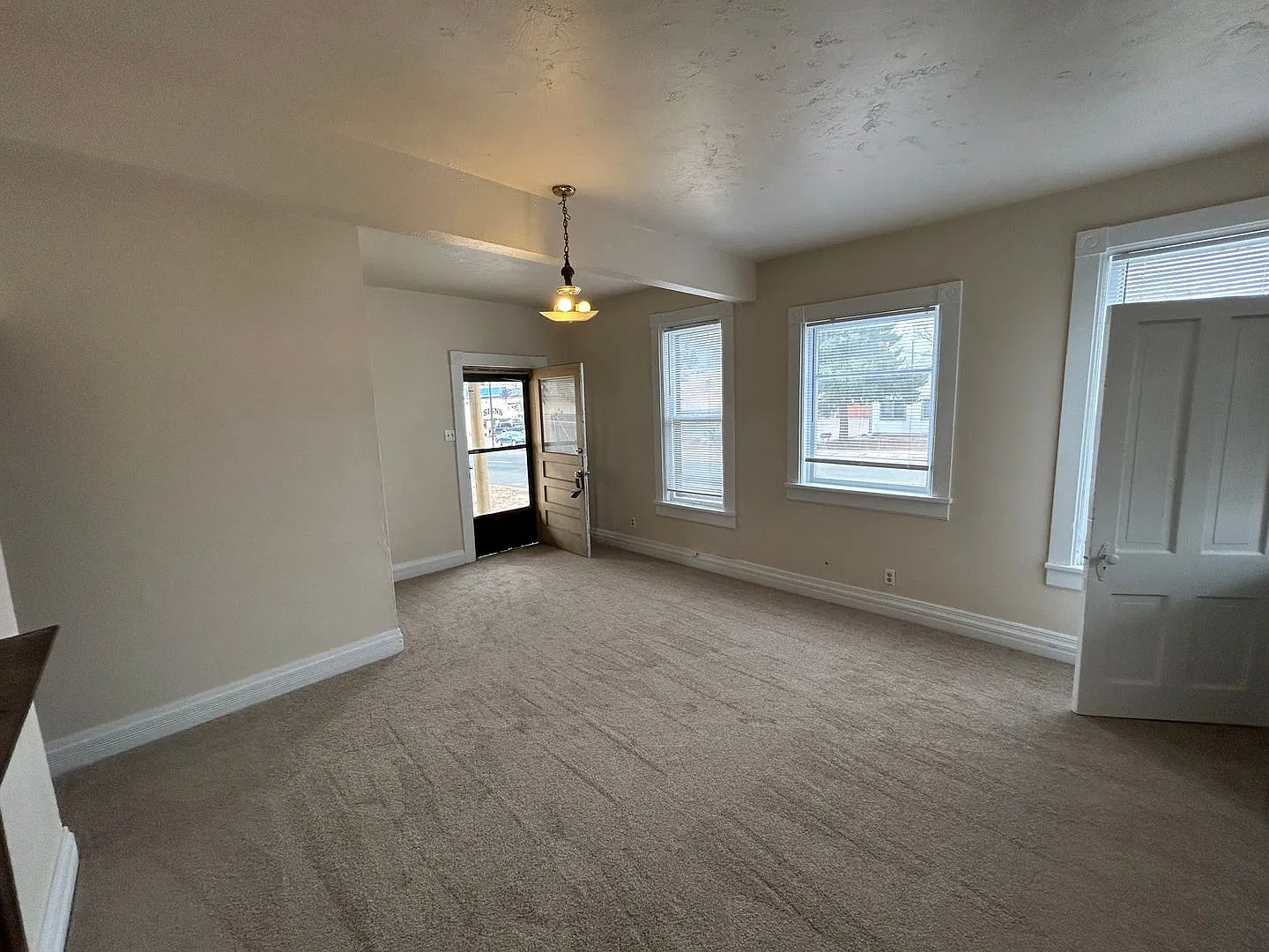 4 bedroom, 2 bath home on west side of Colorado Springs — Photo 3