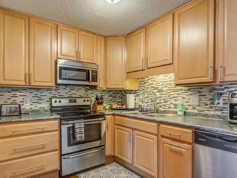 1216 Manassas Ct #C — Photo 5