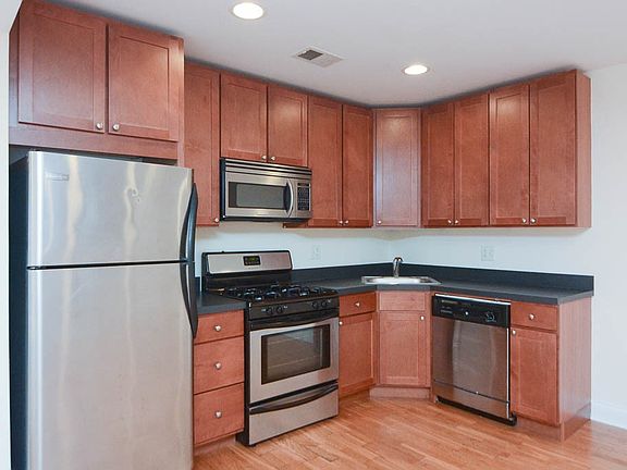 2nd image of 2836 N Albany Ave #H