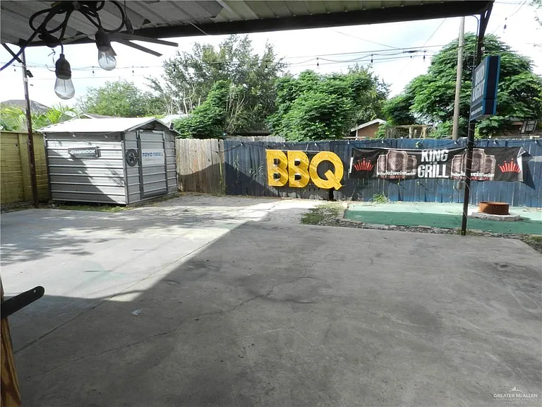 1718 E Juarez Ave NE — Photo 29