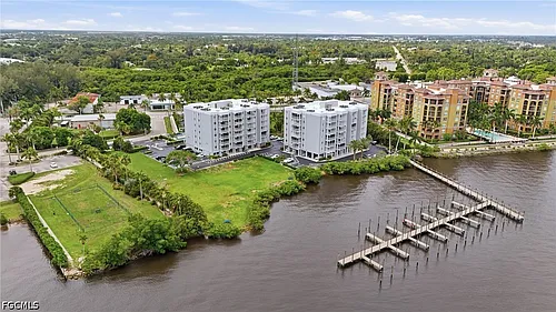 2885 Palm Beach Blvd #402 Photo 1