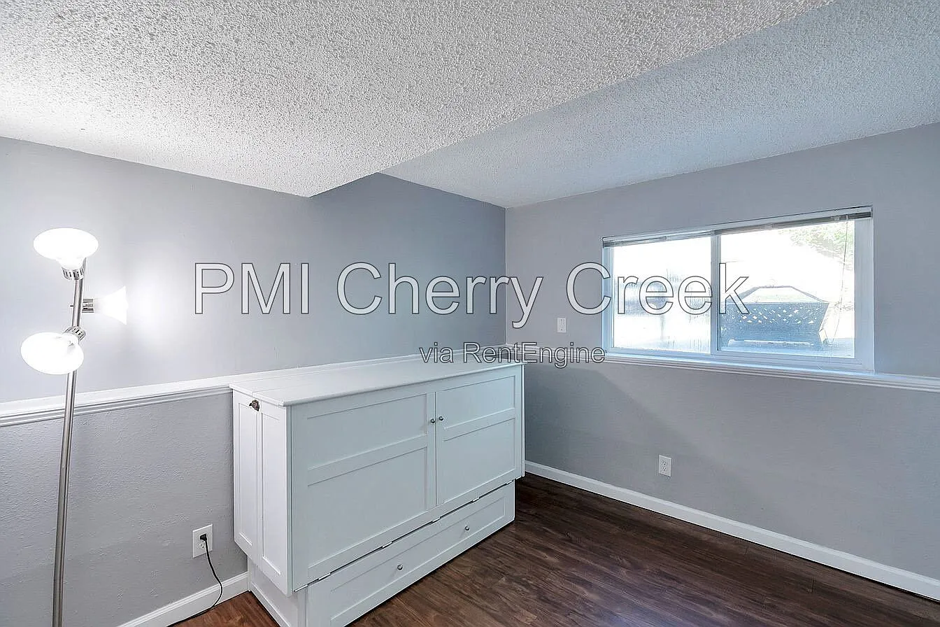 3 bed, 2.0 bath, 1225 sqft, $3,200 — Photo 4