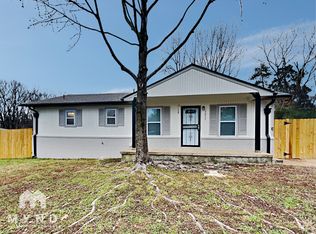 2877 Lake Park Rd, Memphis, TN 38127