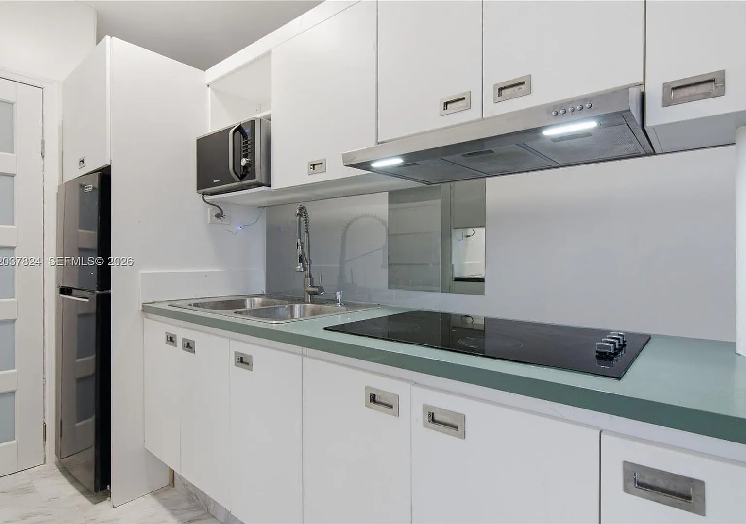 801 Brickell Bay Drive 764, Miami, FL 33131 - 2937 — Photo 2