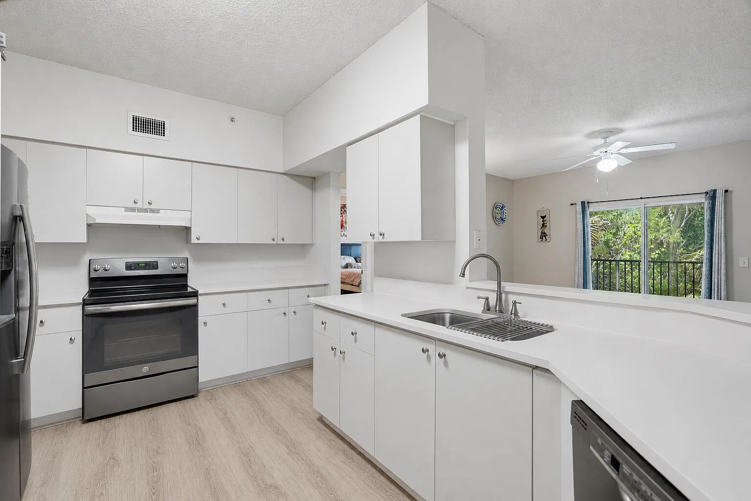 2 bed, 2.0 bath, 1215 sqft, $2,275 — Photo 3