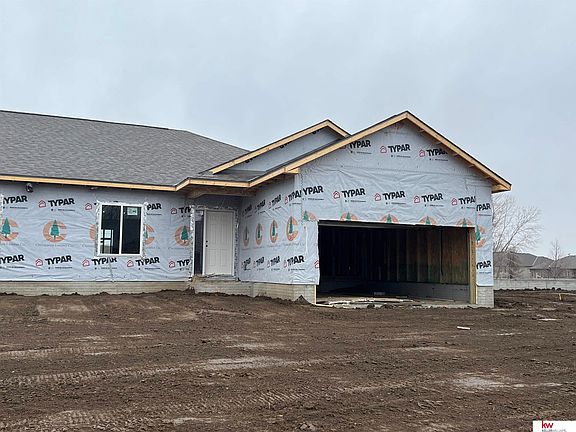 2nd image of 3024 Lakeside Dr