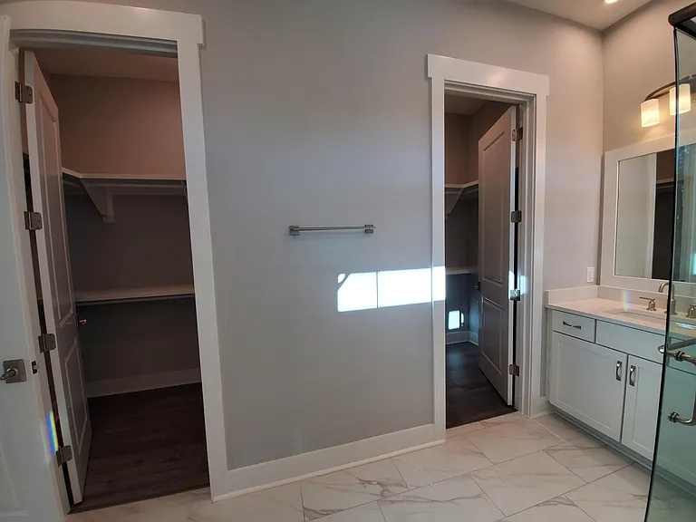 48 Lafayette Rd — Photo 16
