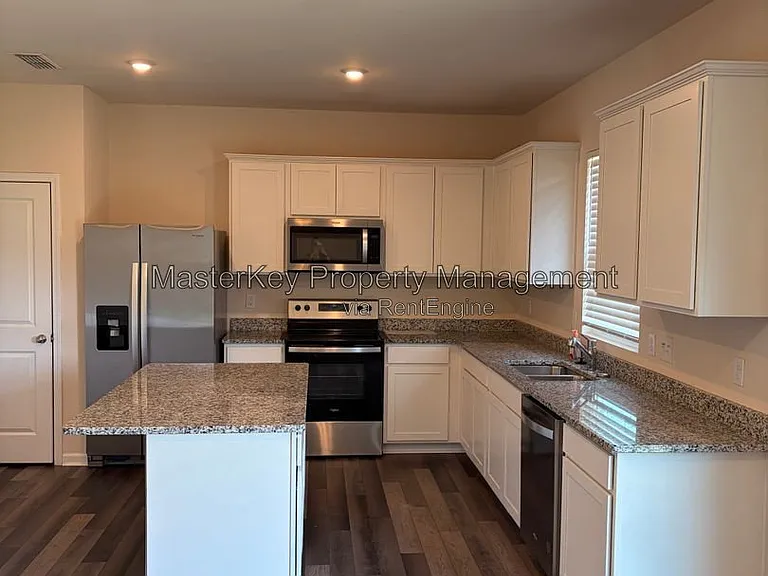 3537 Polygon Pl — Photo 3