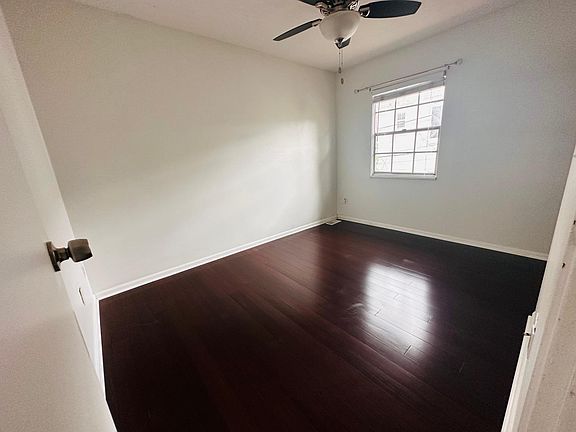 3rd image of 136 Kenwood Ave #136