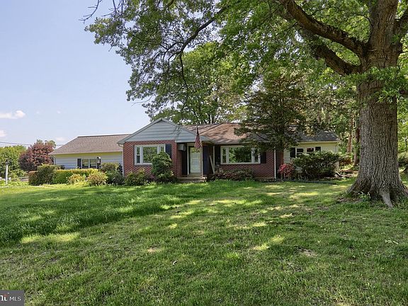 2nd image of 599 Colonial Club Dr