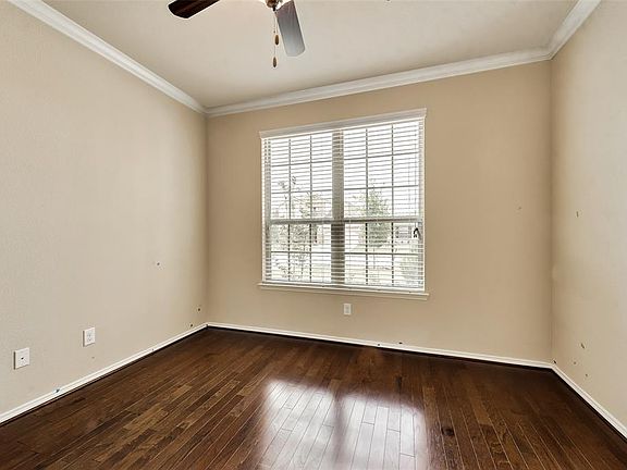 4th image of 256 Oxford Dr