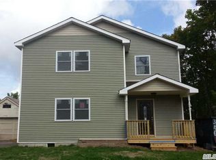 117 E 11th St, Huntington Station, NY 11746