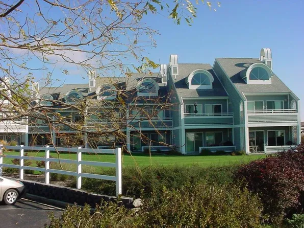 114 Millpoint Dr, Spring Lake, MI 49456