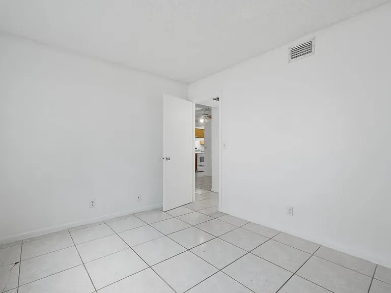 10148 Twin Lakes Dr #12-C — Photo 7