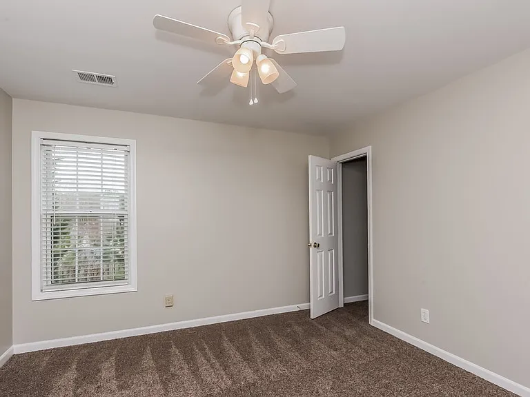 710 Weatherstone Trce — Photo 15