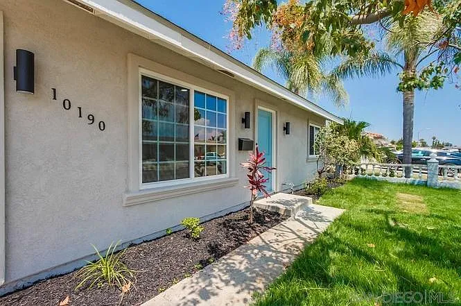 10190 Drumcliff Ave — Photo 2
