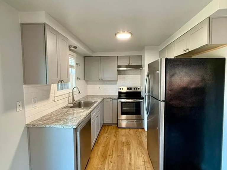 694 SE Centennial St — Photo 1