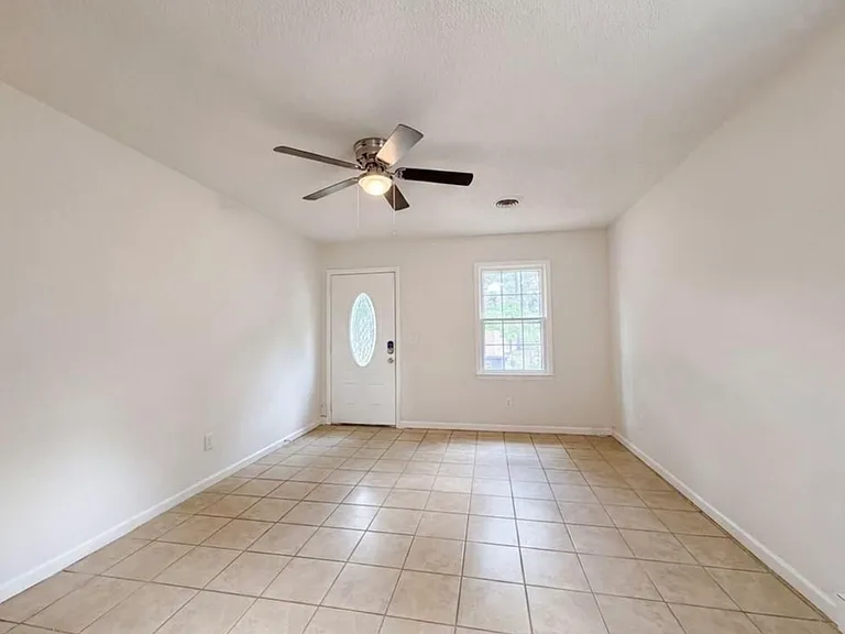4708 Chaucer Dr — Photo 9