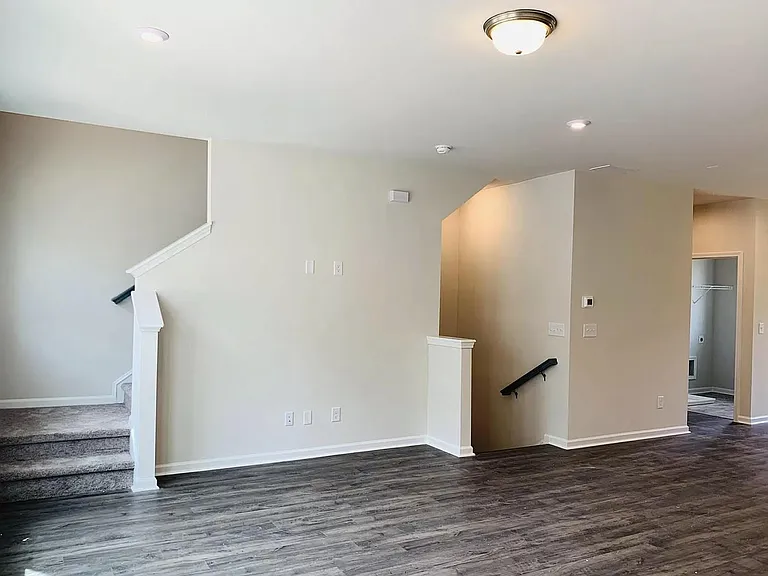 250 Mahone Dr — Photo 19