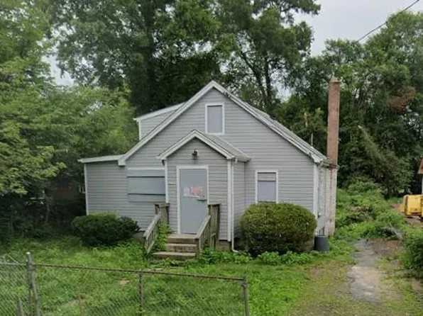 35 Adams Lane, Middle Island, NY 11953