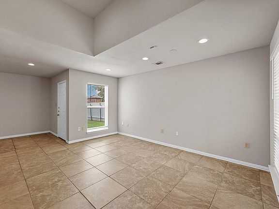 3rd image of 900-902 Wentwood Dr