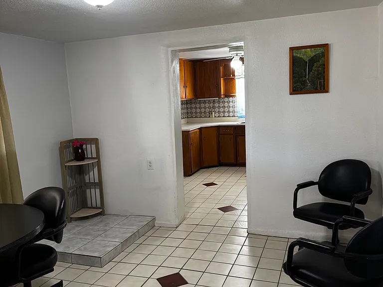 112 Calle Dominguez #A — Photo 8