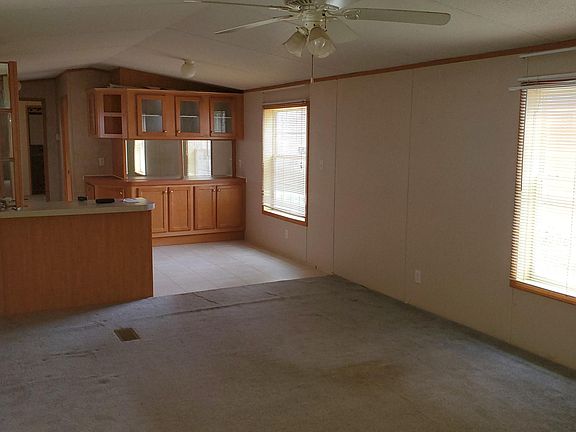 3rd image of 160 Creekside Court Ln