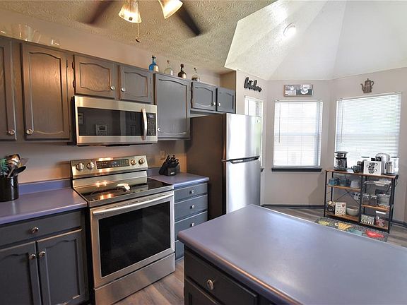 3rd image of 1114 Winding Hart Dr