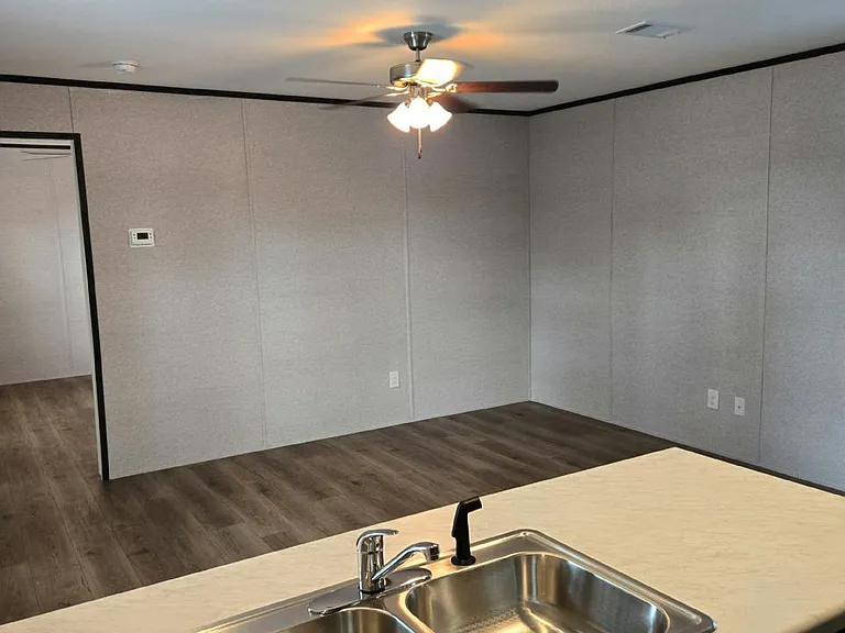 4401 Hitzing Ave #84 — Photo 4