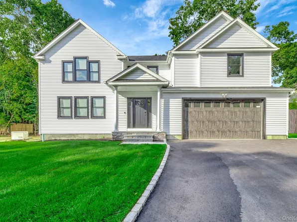 223 Townline Road, Commack, NY 11725