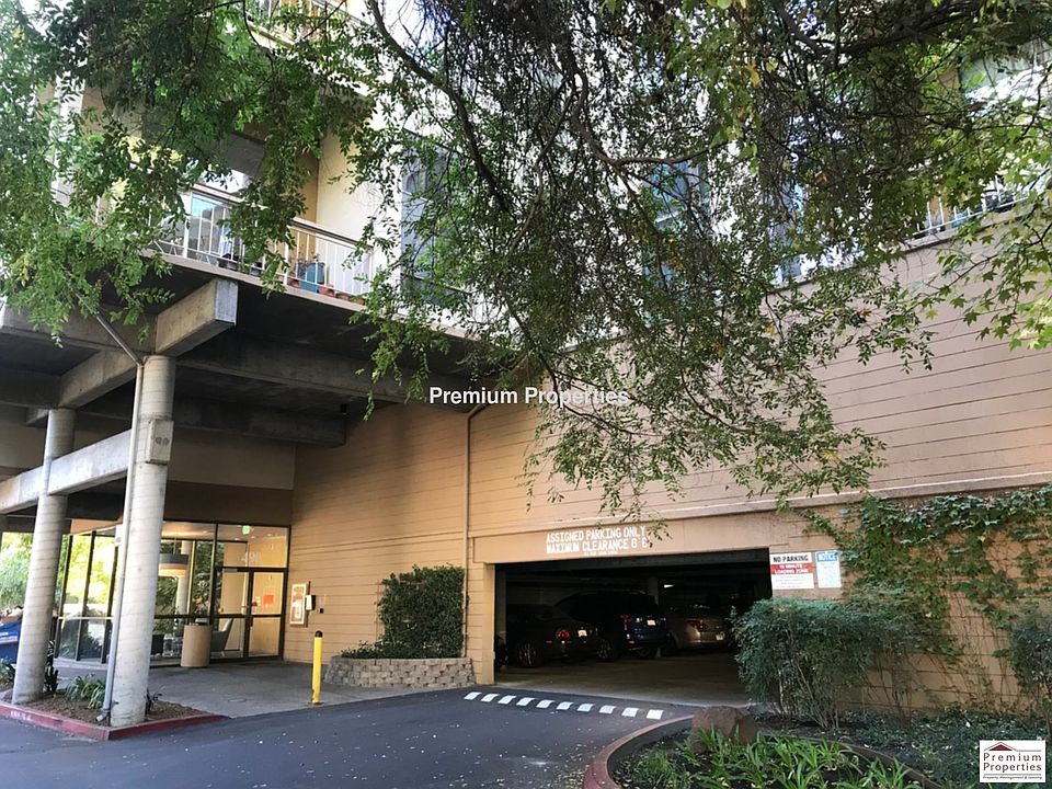1st image of 490 N Civic Dr APT 322