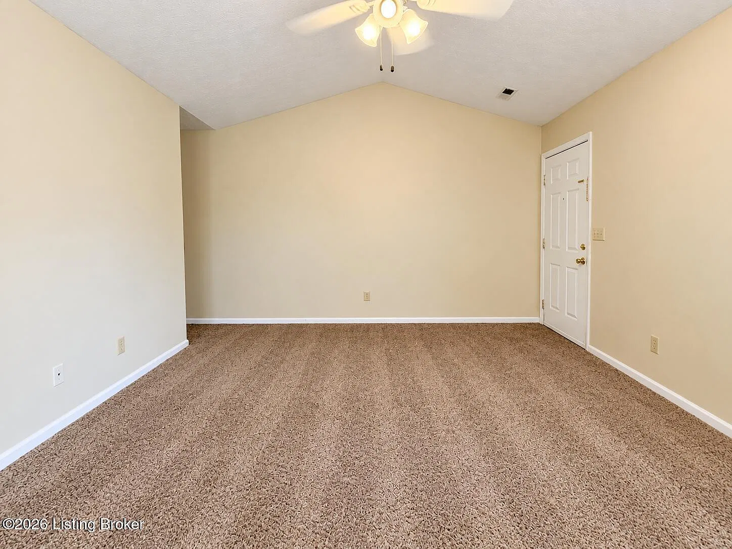 2 bed, 1.0 bath, 917 sqft, $995 — Photo 3