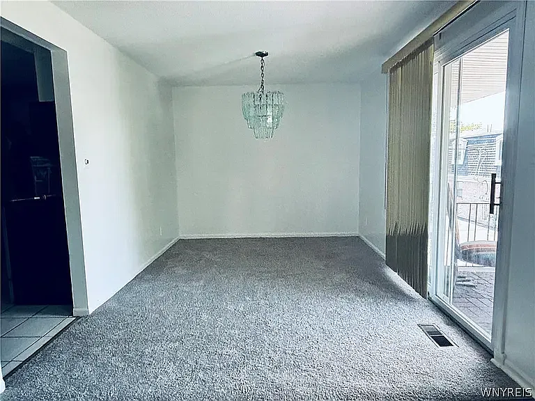 2 bed, 1.5 bath, 1188 sqft, $1,599 — Photo 4