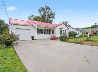 626 Summer St, Weston, MO 64098