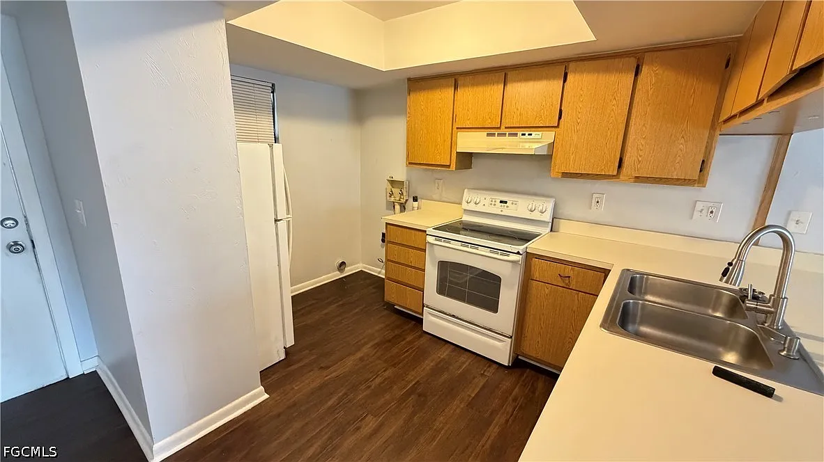 2 bed, 1.0 bath, 882 sqft, $1,150 — Photo 3