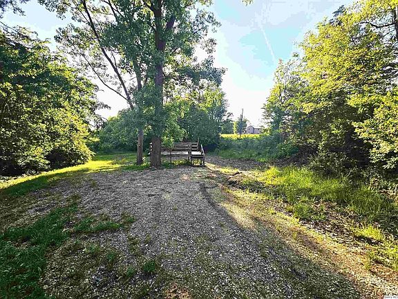 5th image of 9606 Rock Quarry Rd