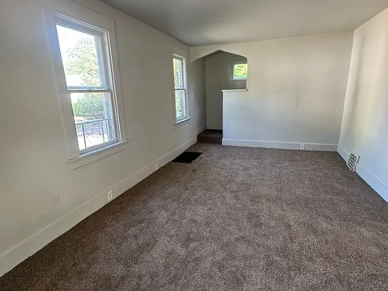 1360 Huestis Ave — Photo 2