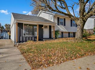 1216 Stratford Dr, Boonville, IN 47601