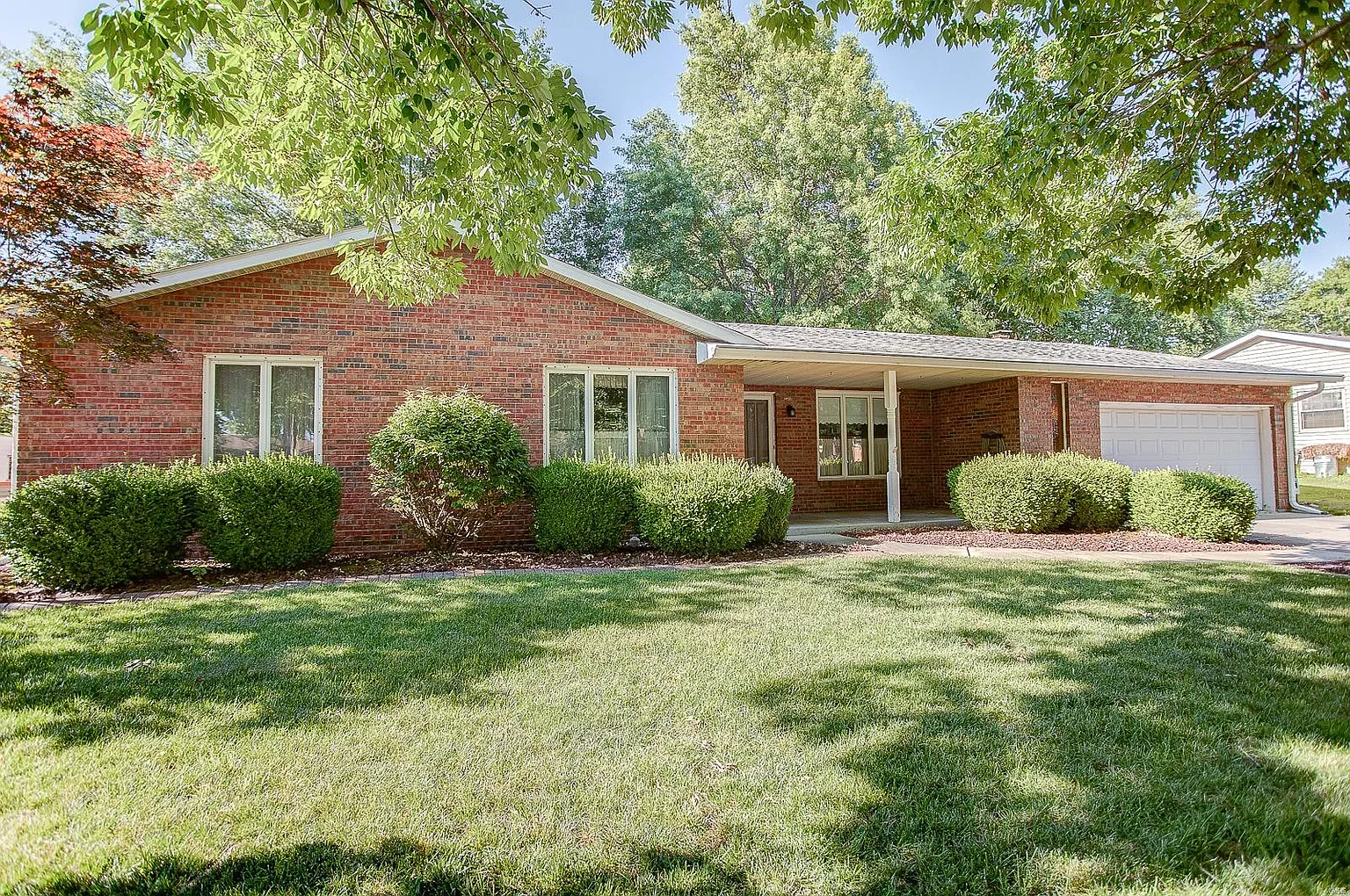 112 Pierce Blvd photo 1