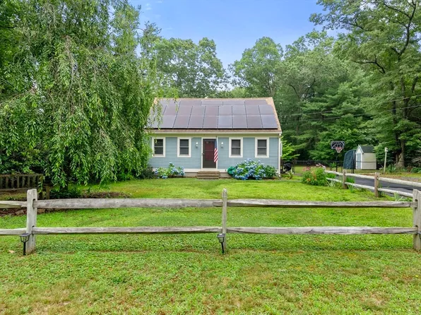 64 Pond St, Carver, MA 02330